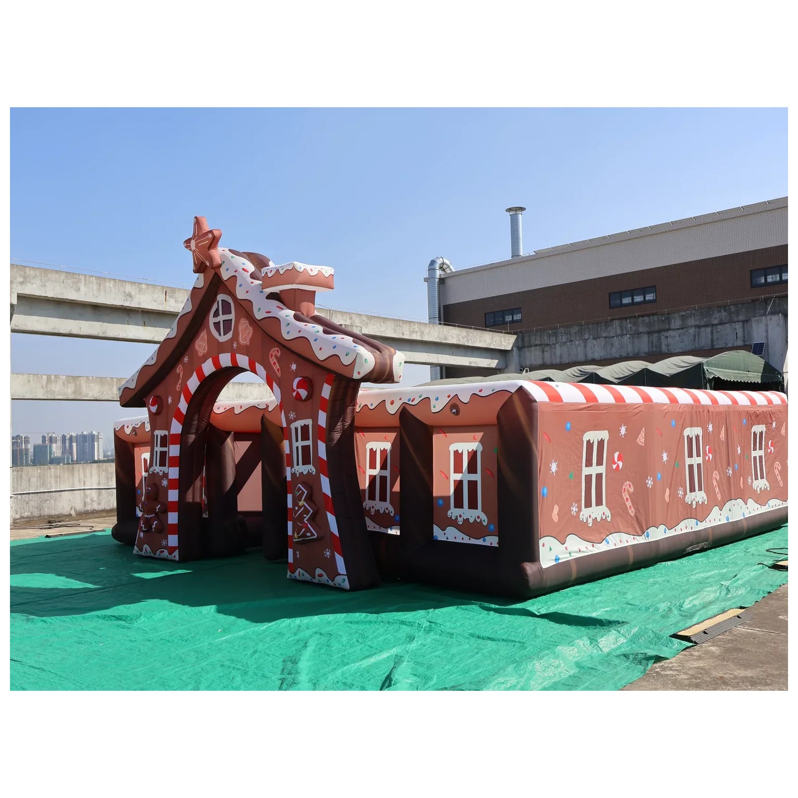 Large Gingerbread Inflatable M - огляд і ціна Kids Outdoor Venues