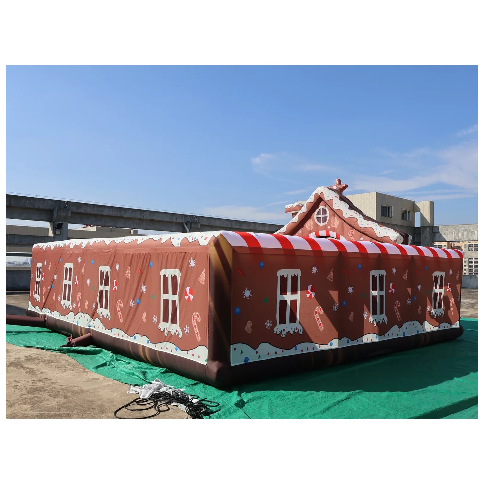 Large Gingerbread Inflatable M - огляд і ціна Kids Outdoor Venues