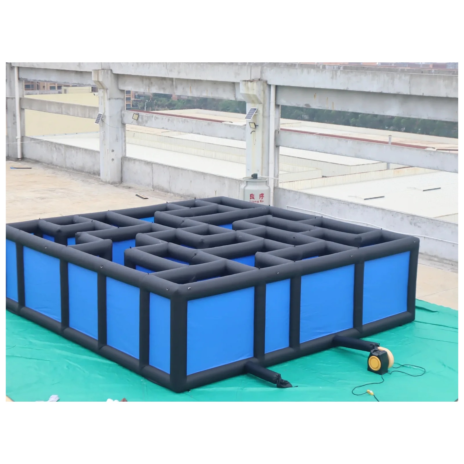 Large Black Blue Open Inflatab - огляд і ціна Kids Outdoor Venues