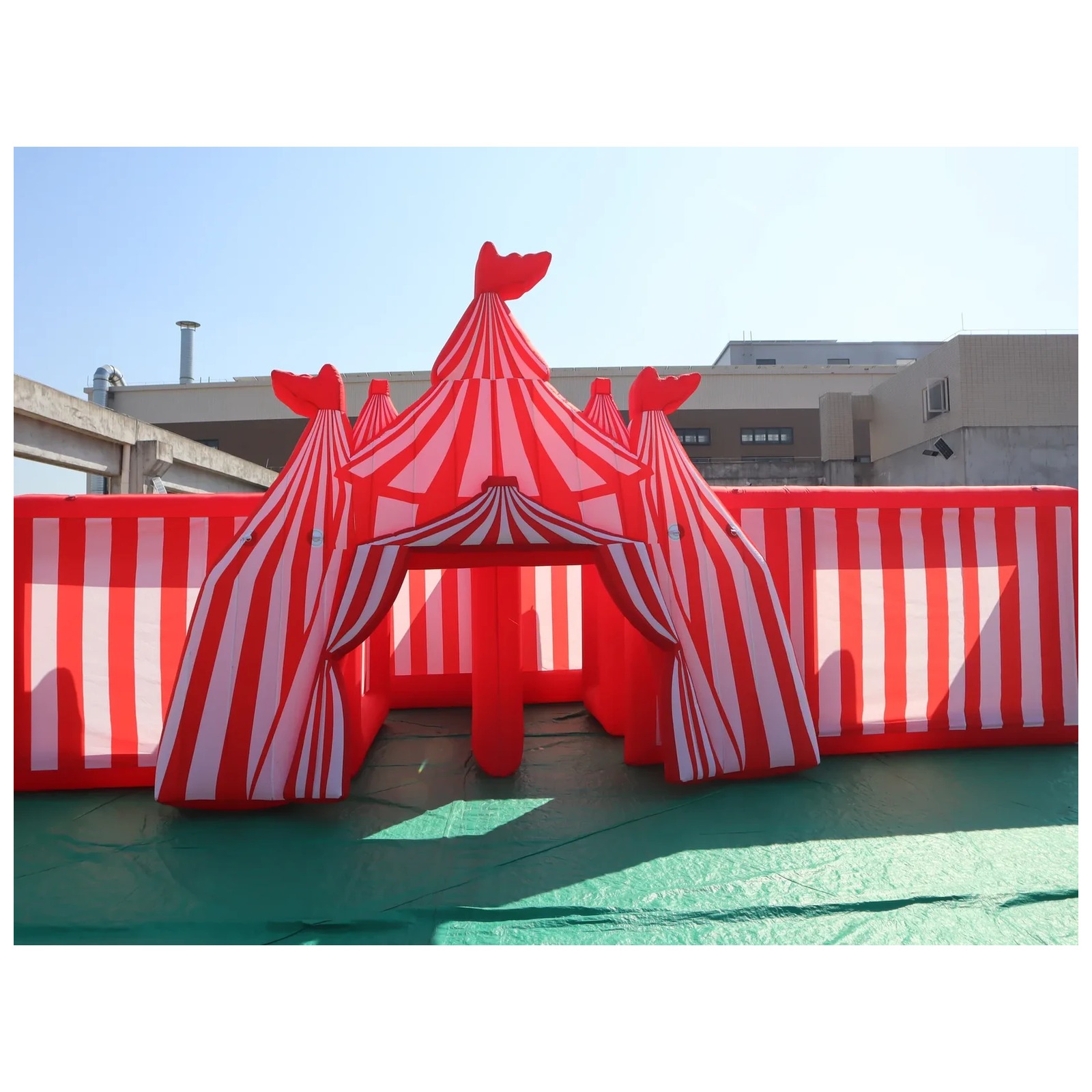 Large Red White Circus Inflata - огляд і ціна Kids Outdoor Venues